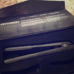 Amika Ceramic Hair Straightener